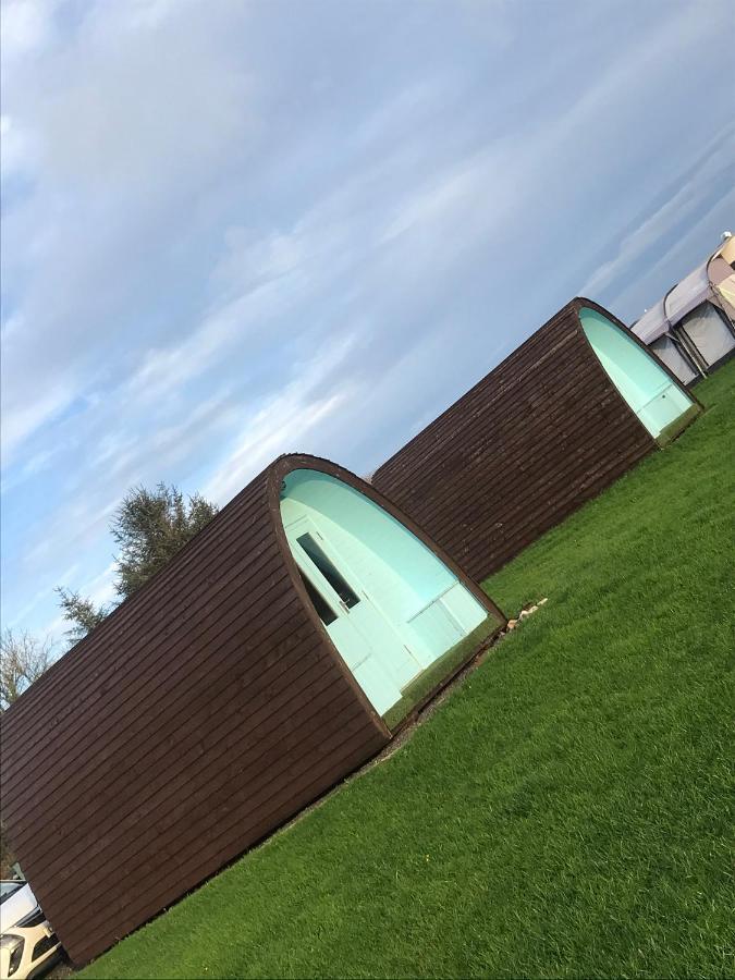 Meadow Glamping Hotel Carmarthen Exterior foto